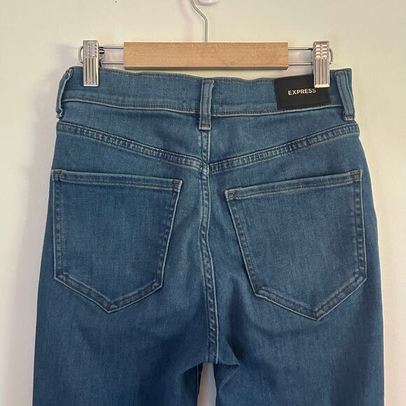 Express Women's High Rise Medium Wash Boot Cut Denim Jeans 2 Short Petite - Picture 5 of 8